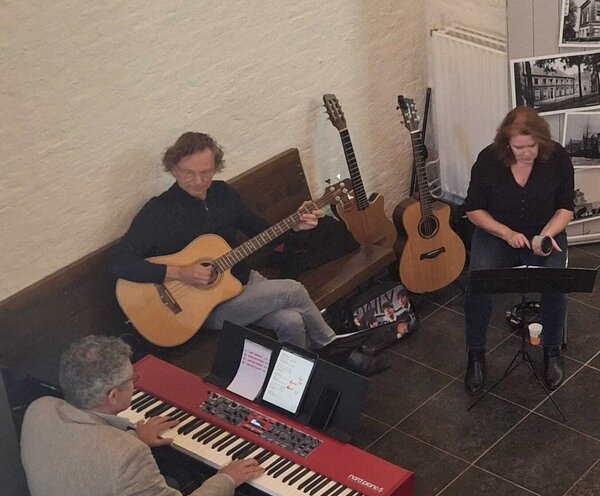 Suukerbietels – De Beatles in het Nederlands – met Peter Verstraten in Millse Mariakapel