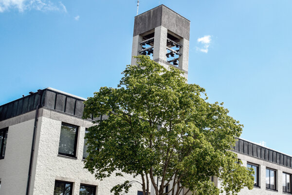 Toekomst voormalig gemeentehuis centraal bij Ondernemers Collectief Mill
