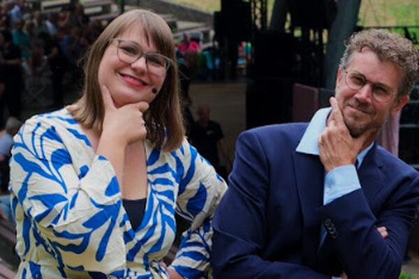 Dirigent Bart van Zutven en Zangcoach Stephanie Bongers – van Werkhoven  — Fotograaf Pippa van Manen