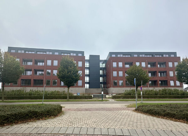 Sleutels voor bewoners van de 48 nieuwbouwwoningen Kralensnoer in Cuijk 