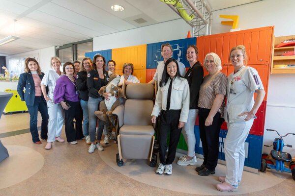 Nieuwe buidelstoel voor premature baby’s Maasziekenhuis