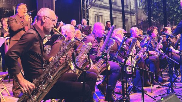 Beleef Good Vibes met Mannen Zonder Stekkers, Bigband The Black Pearls en The Rockonteurs in Theater Myllesweerd!