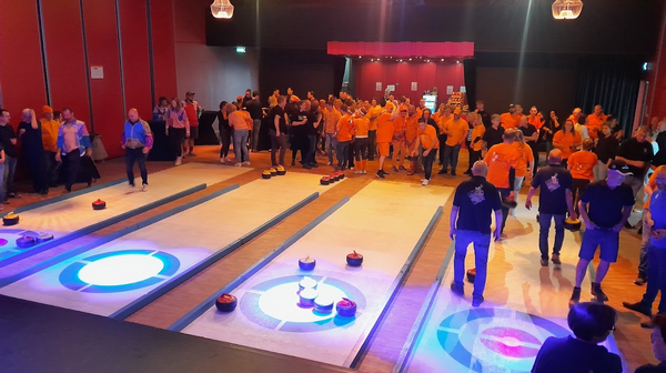 Schrijf in voor muzikaal curlingtoernooi in Mill daags voor Koningsdag – teams gezocht!
