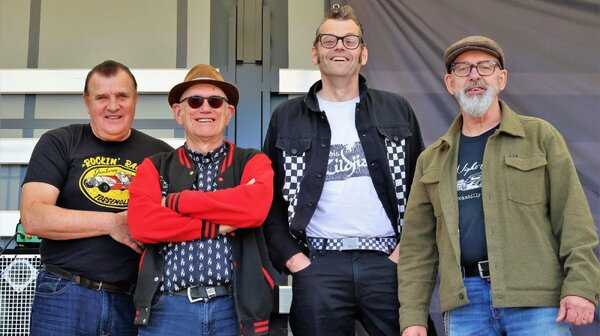 Eightball Boppers live op 40e Vakantiejaarmarkt in Mill