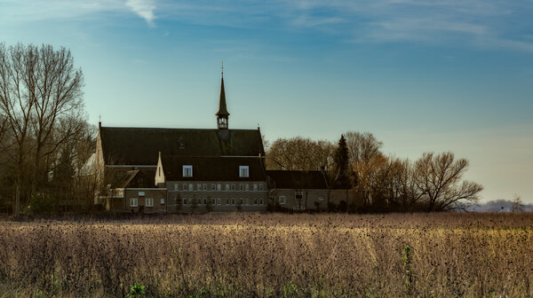 Rondleidingen door Emmausklooster en Kloostertuin in Velp