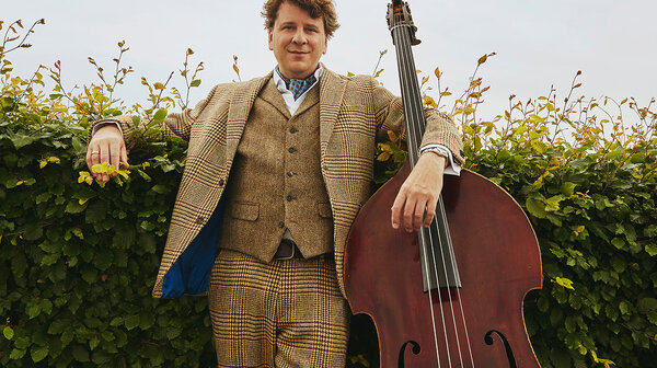 Dominic Seldis: ‘De contrabas past mij als een jas’