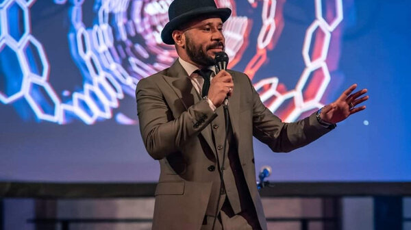 Joshua Timisela voor derde keer in Schouwburg Cuijk