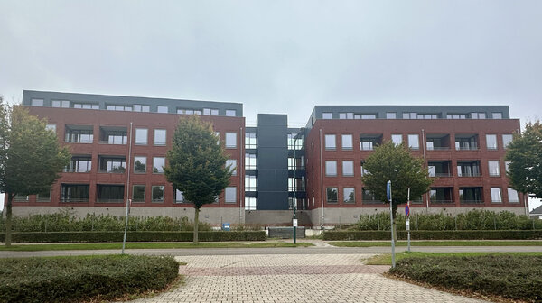 Sleutels voor bewoners van de 48 nieuwbouwwoningen Kralensnoer in Cuijk 