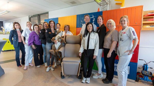 Nieuwe buidelstoel voor premature baby’s Maasziekenhuis