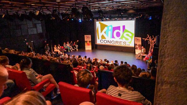 Basisschoolleerlingen stemmen voor duurzame toekomst bij Kidscongres 2025