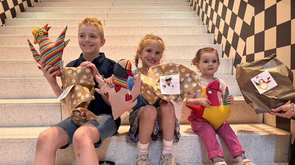 Van kleurplaat naar knuffel: winnaars kleurwedstrijd beloond met eigen ontwerp