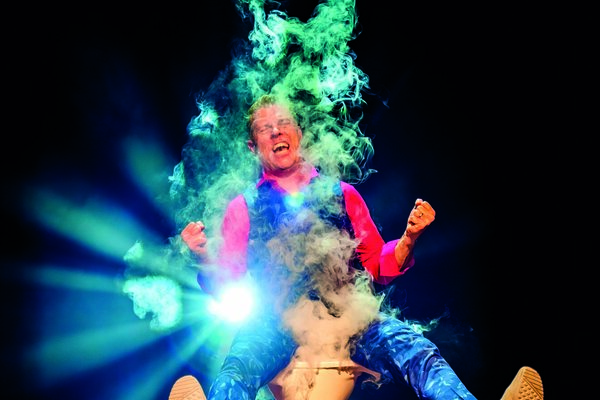 Hilarische typetjes door Max van den Burg